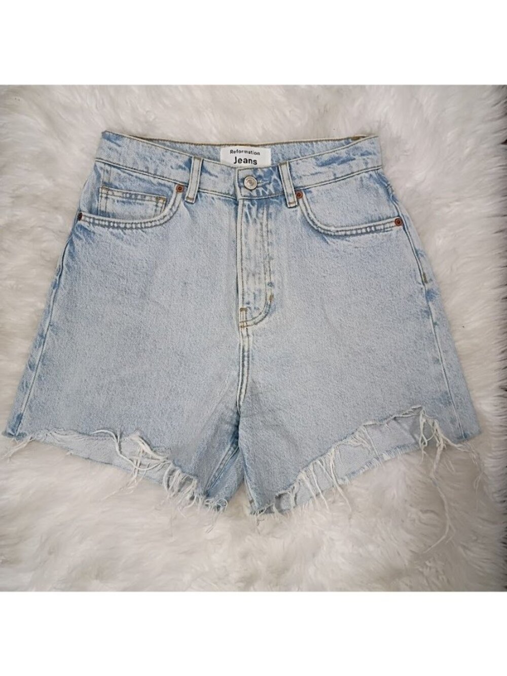 Reformation High-Waisted SZ 25 Denim Mom Shorts Frayed Hem Light Wash - Picture 2 of 11